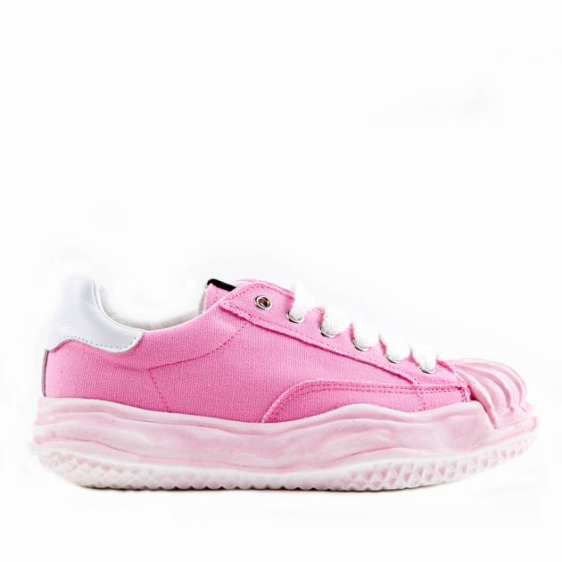 Кроссовки из текстиля розового цвета  с контрастными шнурками